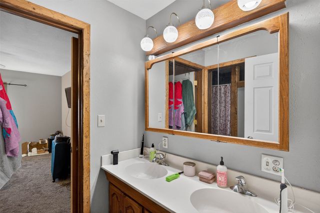 113 4th Street NE, Mitchellville, IA 50169