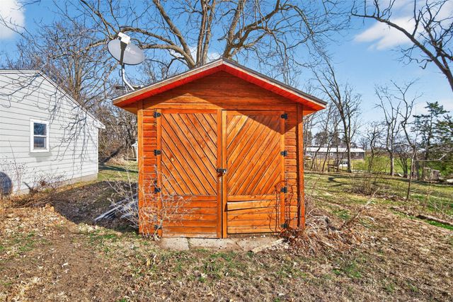 113 4th Street NE, Mitchellville, IA 50169