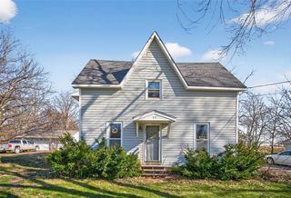 113 4th Street NE, Mitchellville, IA 50169