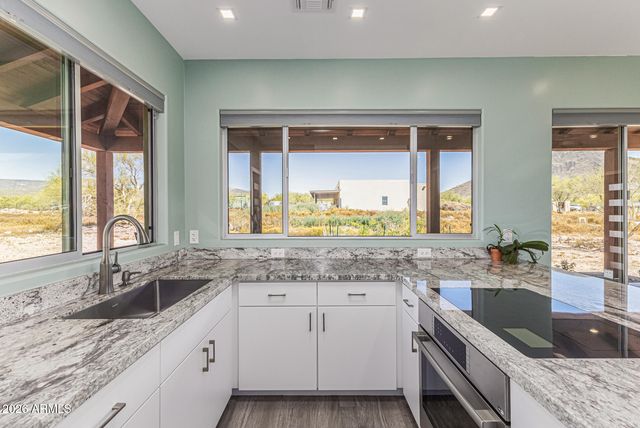 1612 E MAGELLAN Drive, New River, AZ 85087