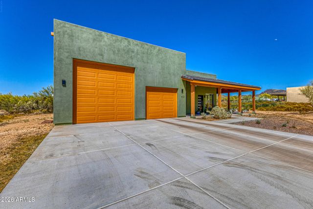 1612 E MAGELLAN Drive, New River, AZ 85087