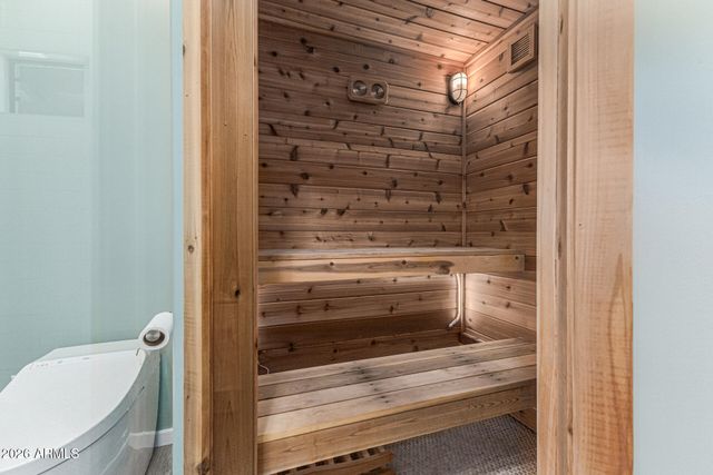 1612 E MAGELLAN Drive, New River, AZ 85087