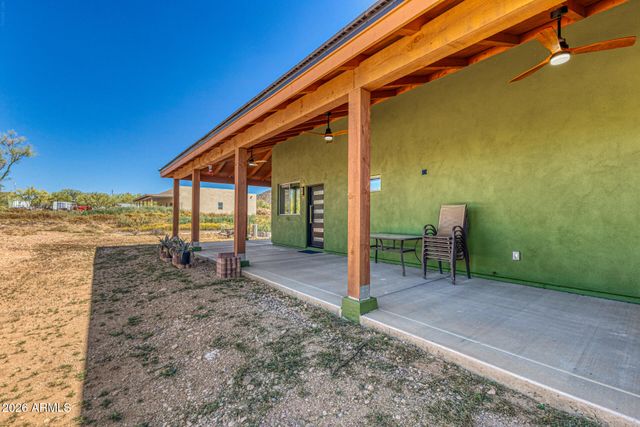 1612 E MAGELLAN Drive, New River, AZ 85087