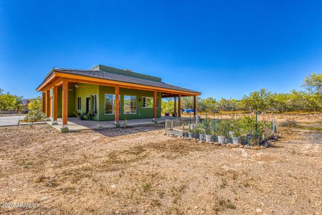 1612 E MAGELLAN Drive, New River, AZ 85087