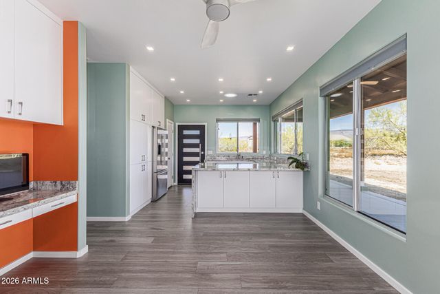 1612 E MAGELLAN Drive, New River, AZ 85087