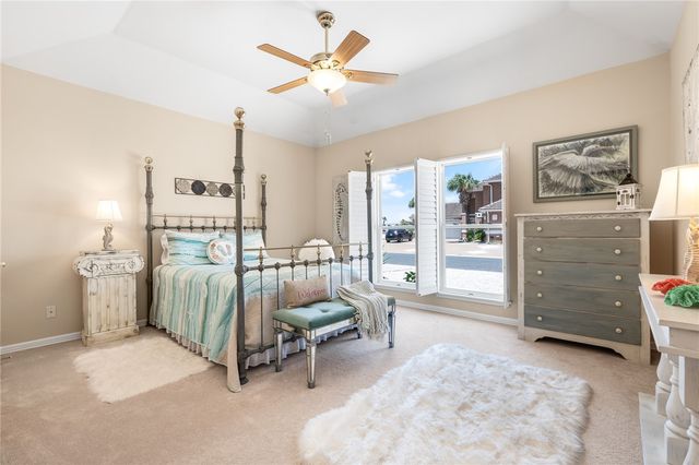 14041 La Blanquilla Dr, Corpus Christi, TX 78418