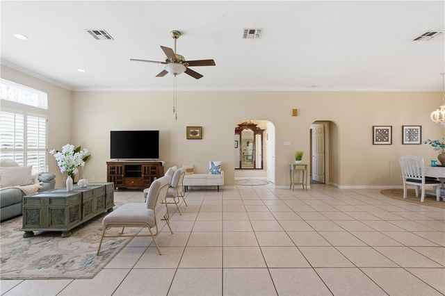 14041 La Blanquilla Dr, Corpus Christi, TX 78418