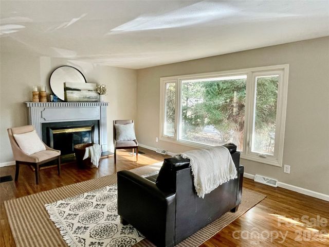 15 Beaverdam Court, Asheville, NC 28804