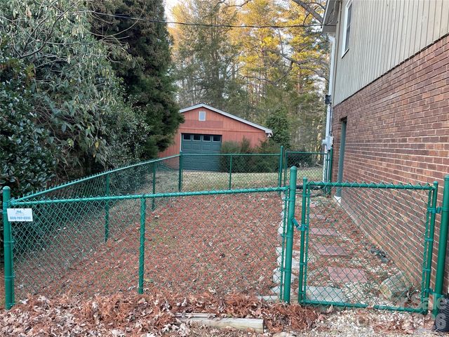 15 Beaverdam Court, Asheville, NC 28804