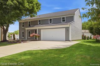5485 Hammersmith Drive, West Bloomfield, MI 48322