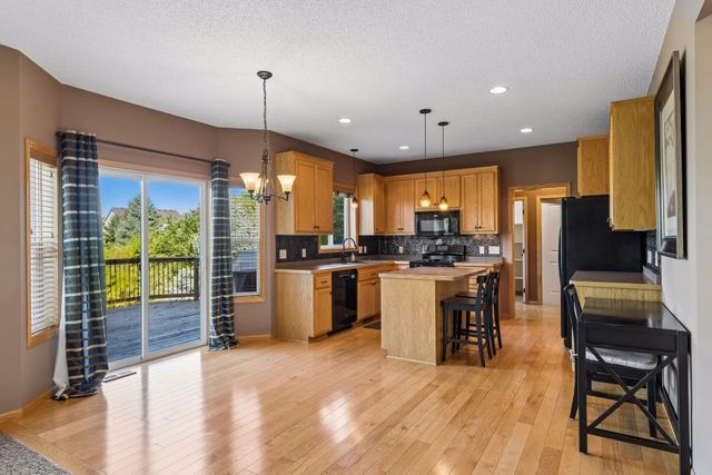 2832 Liberty Trail, Woodbury, MN 55129