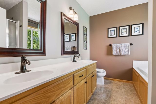 2832 Liberty Trail, Woodbury, MN 55129