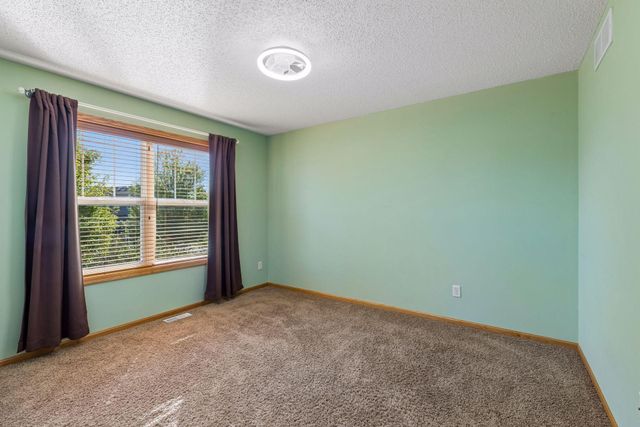 2832 Liberty Trail, Woodbury, MN 55129