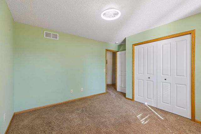 2832 Liberty Trail, Woodbury, MN 55129