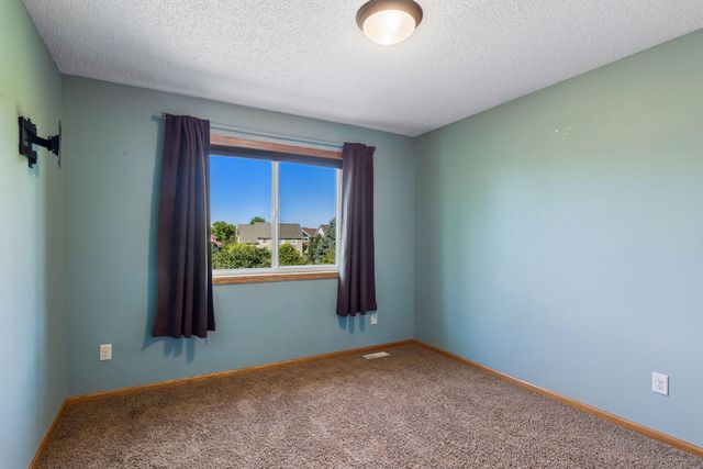 2832 Liberty Trail, Woodbury, MN 55129