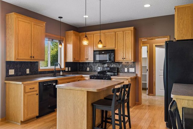 2832 Liberty Trail, Woodbury, MN 55129