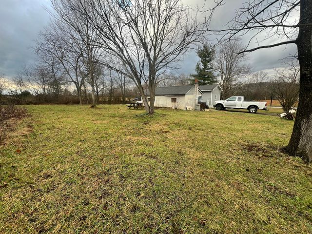 2165 State Hwy 3246, Crab Orchard, KY 40419