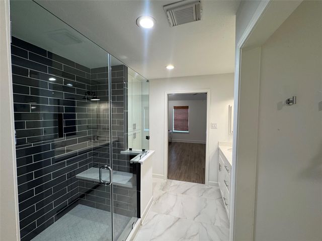 2601 S Broadway Street 9, La Porte, TX 77571