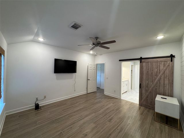 2601 S Broadway Street 9, La Porte, TX 77571