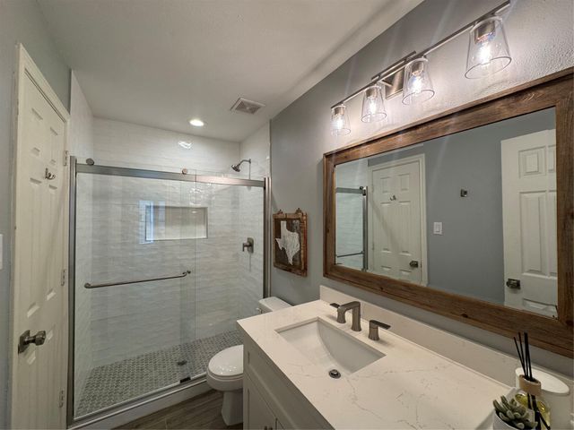 2601 S Broadway Street 9, La Porte, TX 77571