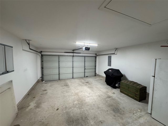 2601 S Broadway Street 9, La Porte, TX 77571