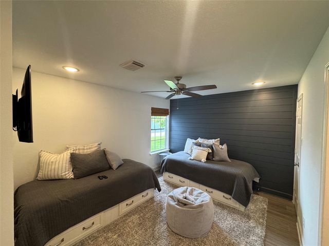 2601 S Broadway Street 9, La Porte, TX 77571