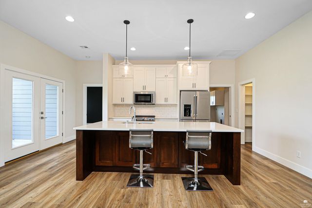 5516 Colbert Hills Drive, Manhattan, KS 66503