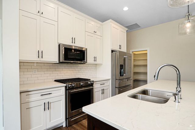 5516 Colbert Hills Drive, Manhattan, KS 66503