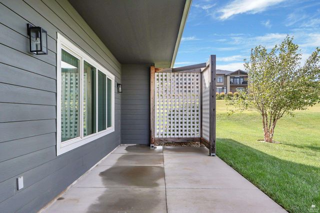 5516 Colbert Hills Drive, Manhattan, KS 66503