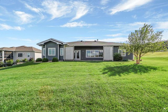 5516 Colbert Hills Drive, Manhattan, KS 66503