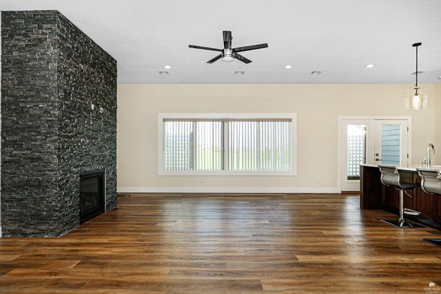 5516 Colbert Hills Drive, Manhattan, KS 66503