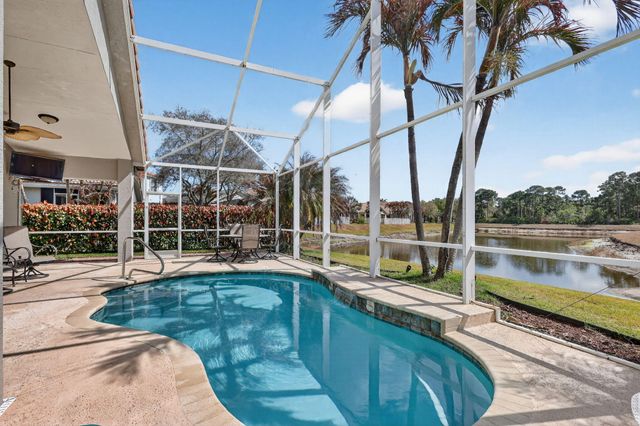 968 SE Fleming Way, Stuart, FL 34997