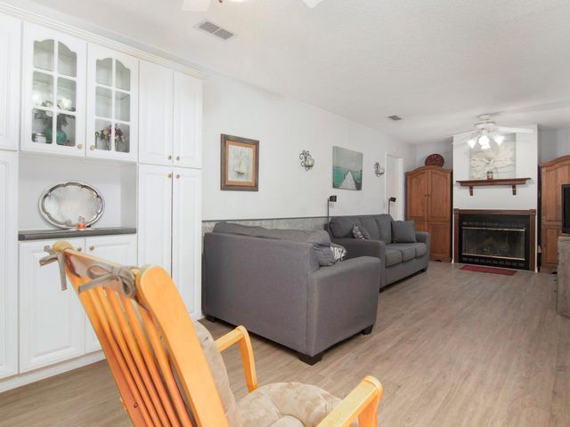 225 Oak Forest Drive N, Crockett, TX 75835
