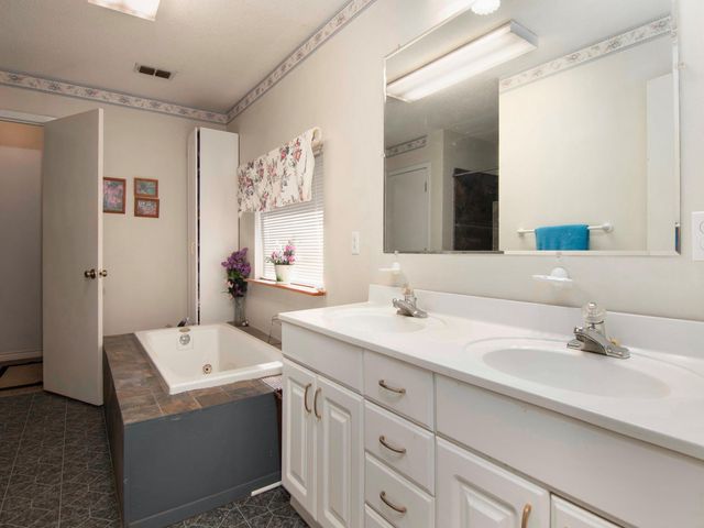 225 Oak Forest Drive N, Crockett, TX 75835