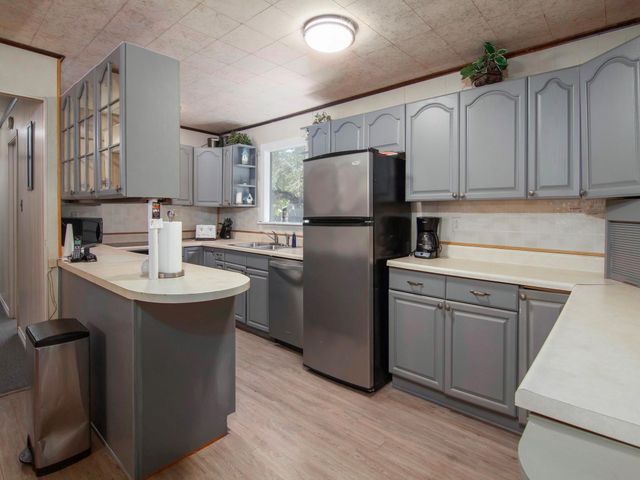 225 Oak Forest Drive N, Crockett, TX 75835