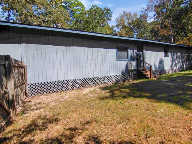 225 Oak Forest Drive N, Crockett, TX 75835