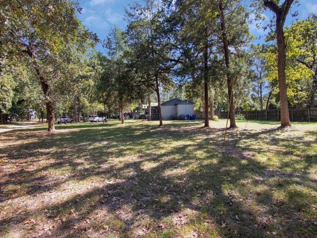 225 Oak Forest Drive N, Crockett, TX 75835