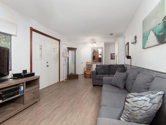 225 Oak Forest Drive N, Crockett, TX 75835