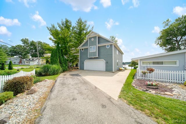 9254 Cherry Point Road, Manitou Beach, MI 49253