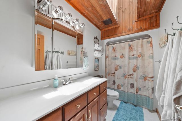 9254 Cherry Point Road, Manitou Beach, MI 49253