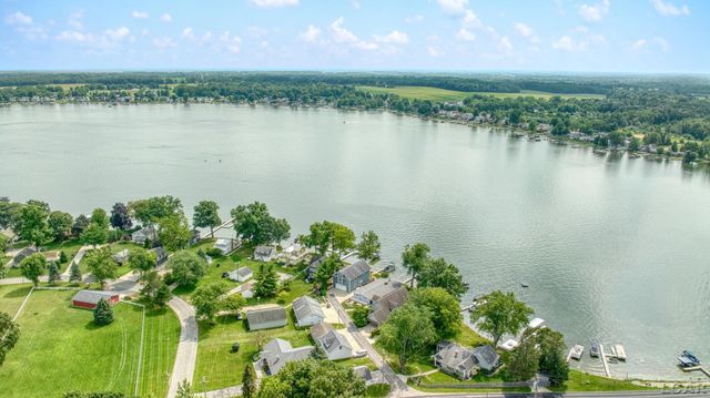 9254 Cherry Point Road, Manitou Beach, MI 49253