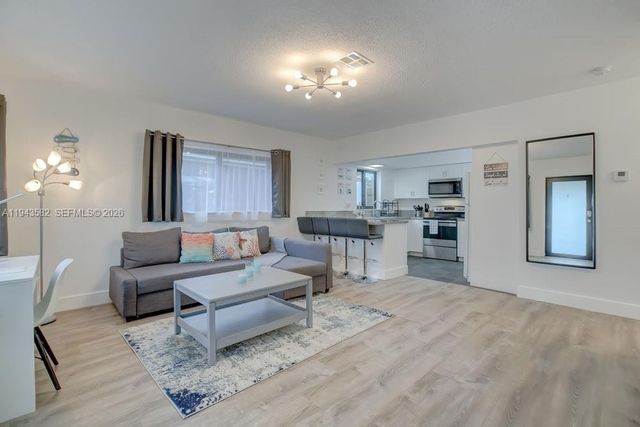 1700 SW 20th St, Fort Lauderdale, FL 33315