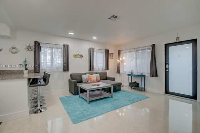 1700 SW 20th St, Fort Lauderdale, FL 33315