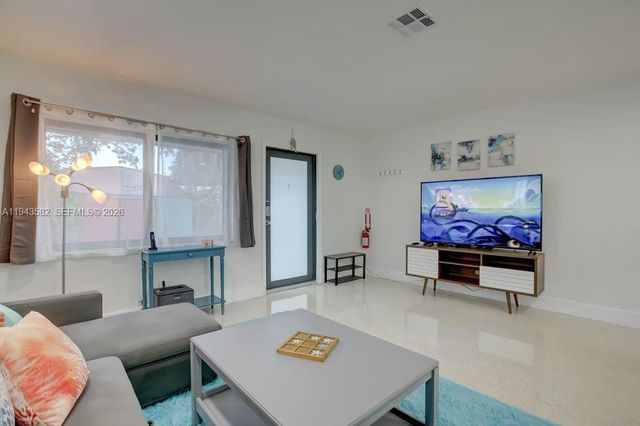 1700 SW 20th St, Fort Lauderdale, FL 33315