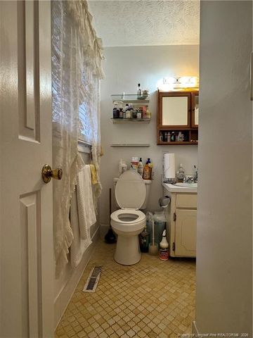 408 Old Farm Road, Raeford, NC 28376