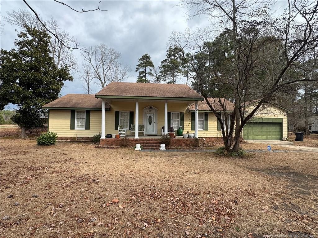 408 Old Farm Road, Raeford, NC 28376