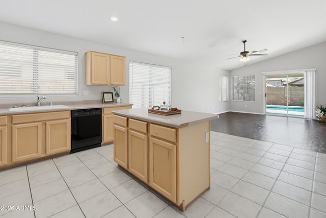 543 W GROVERS Avenue, Phoenix, AZ 85023