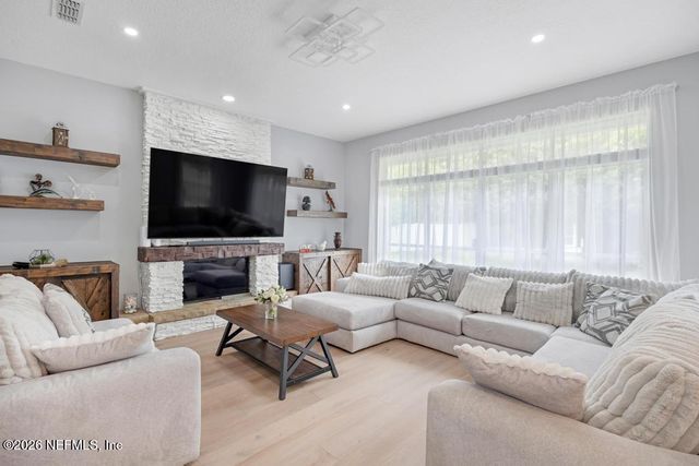 1200 CREEKWOOD Way S, Jacksonville, FL 32259