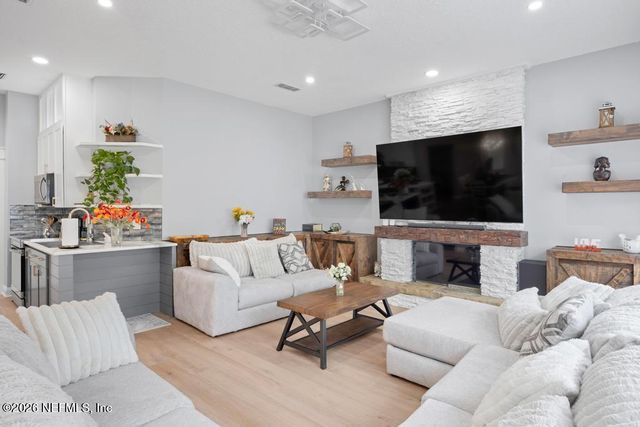 1200 CREEKWOOD Way S, Jacksonville, FL 32259