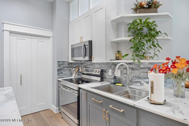 1200 CREEKWOOD Way S, Jacksonville, FL 32259